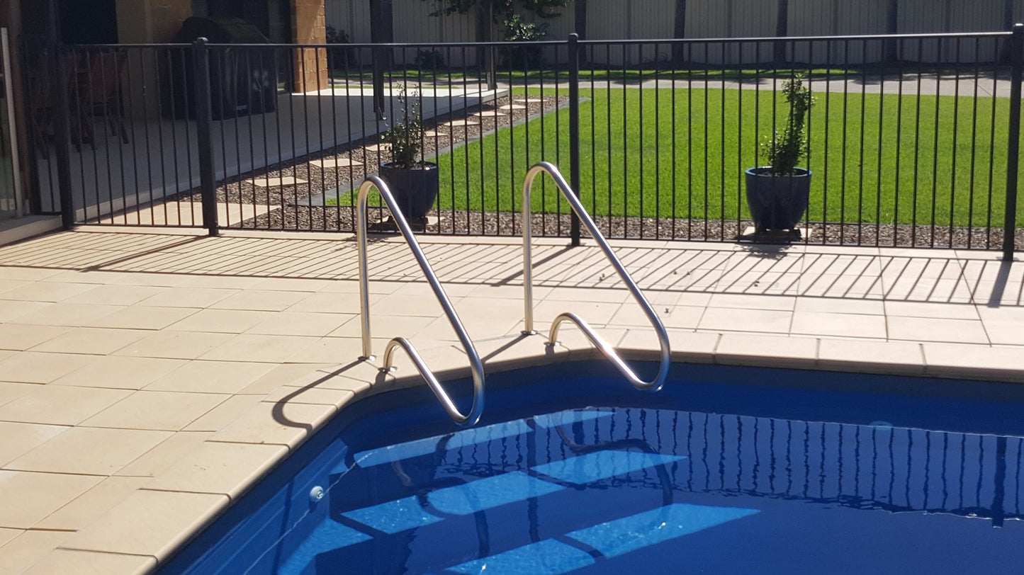 HRA04C Stainless Steel 1m Bull Nose Core Fit Hand Rail